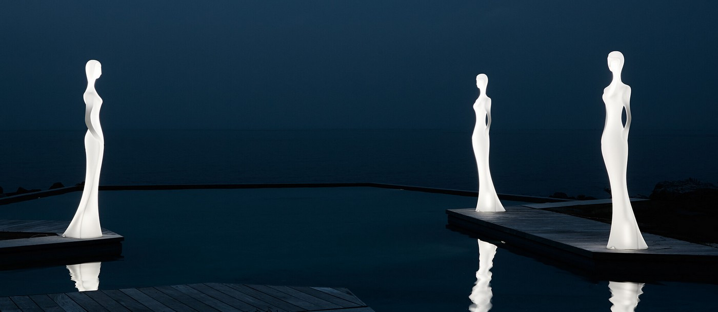 Huge Penelope sculpture by MyYour, luminous decoration for outdoor