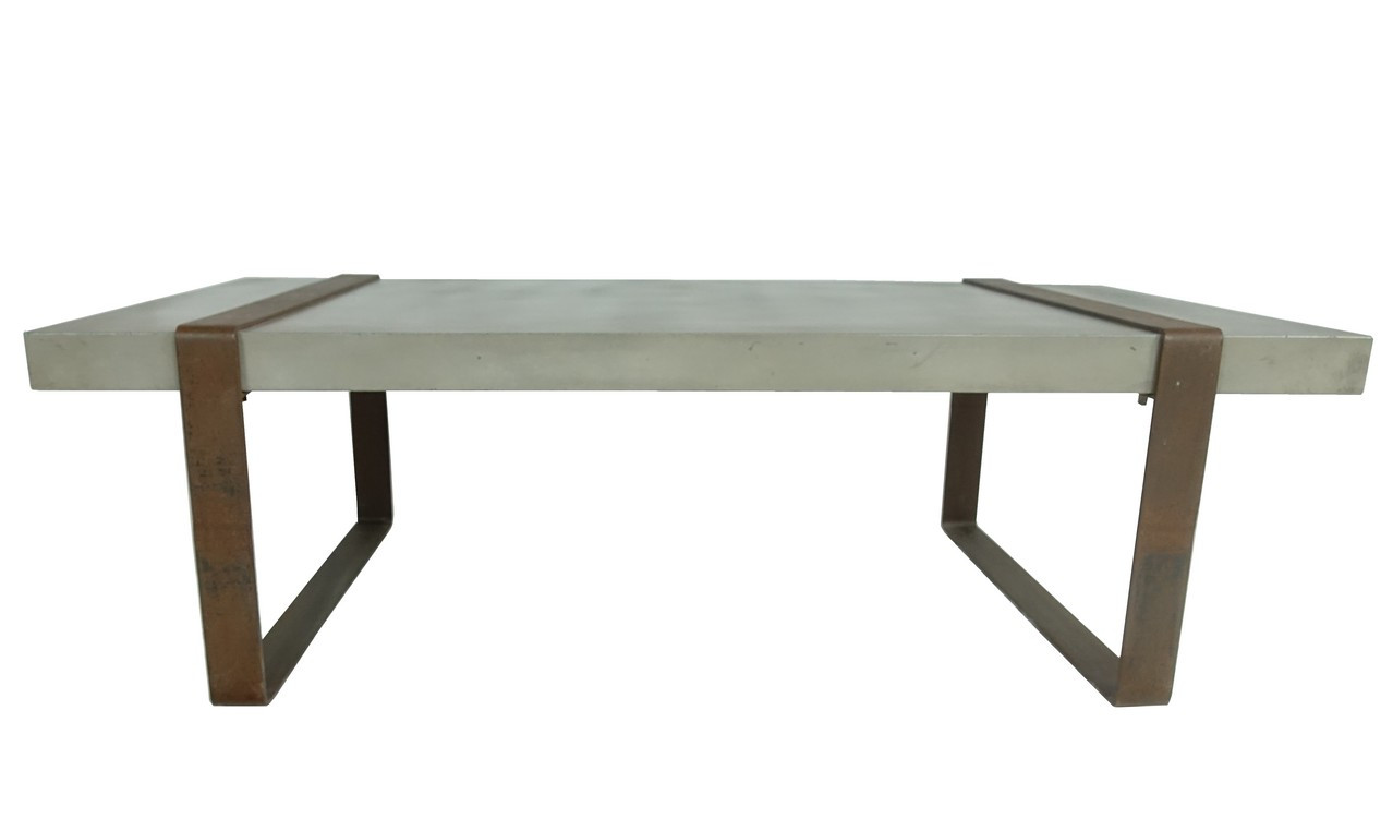 BETON - Massive concrete and iron table