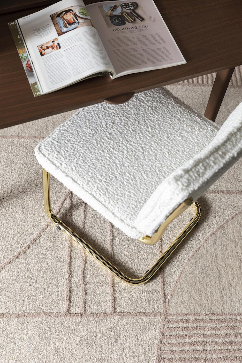 TEDDY - Chaise en tissu doudou blanc de haut