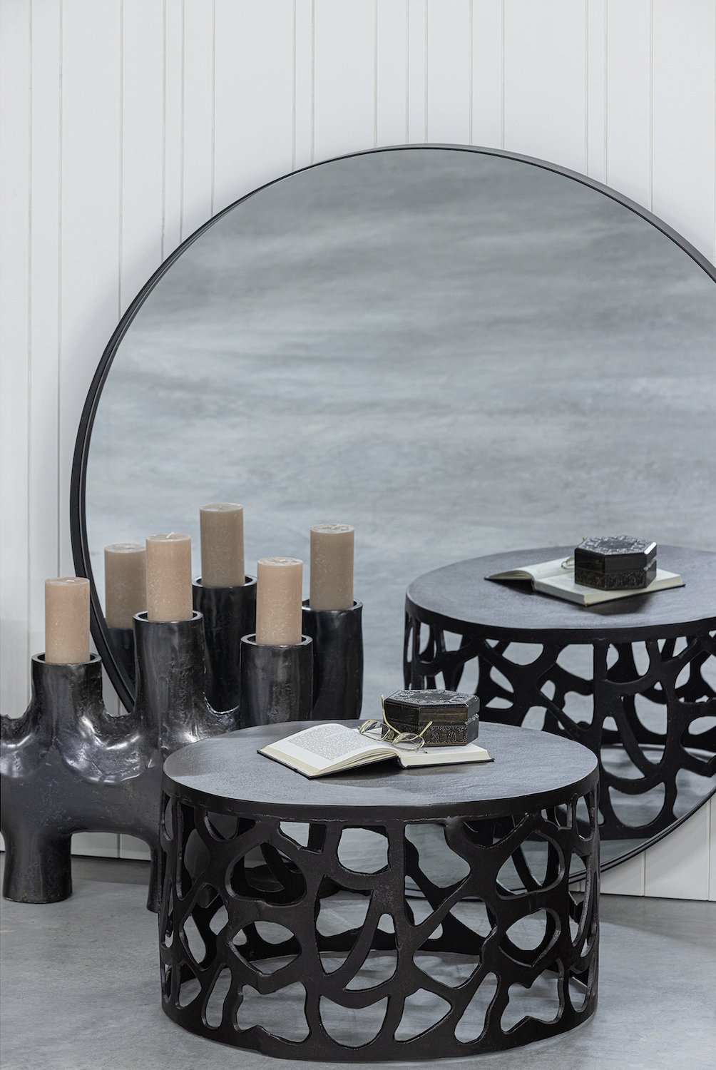 JASPER - Round low black table