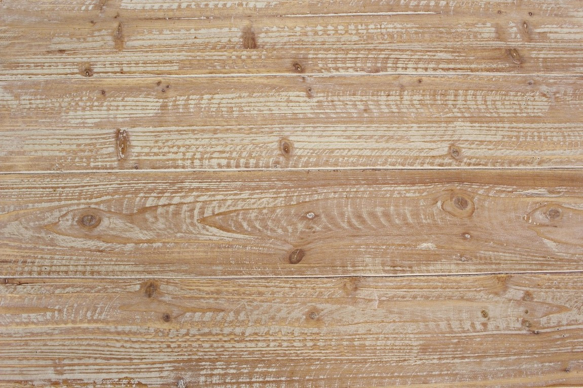 Mesa de centro con vigas de madera de abeto