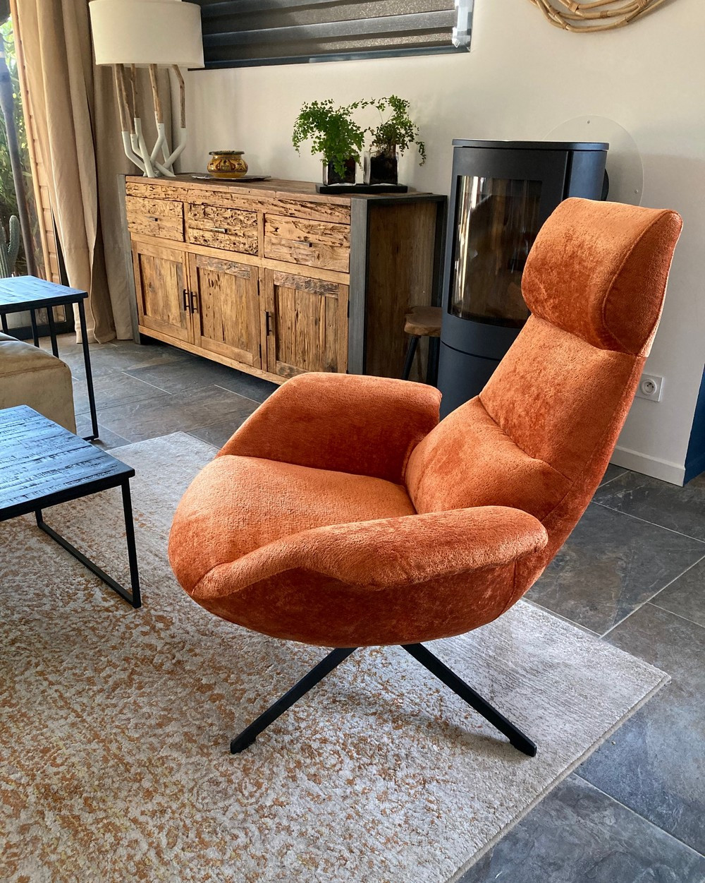 ASTI - Modern orange swivel armchair