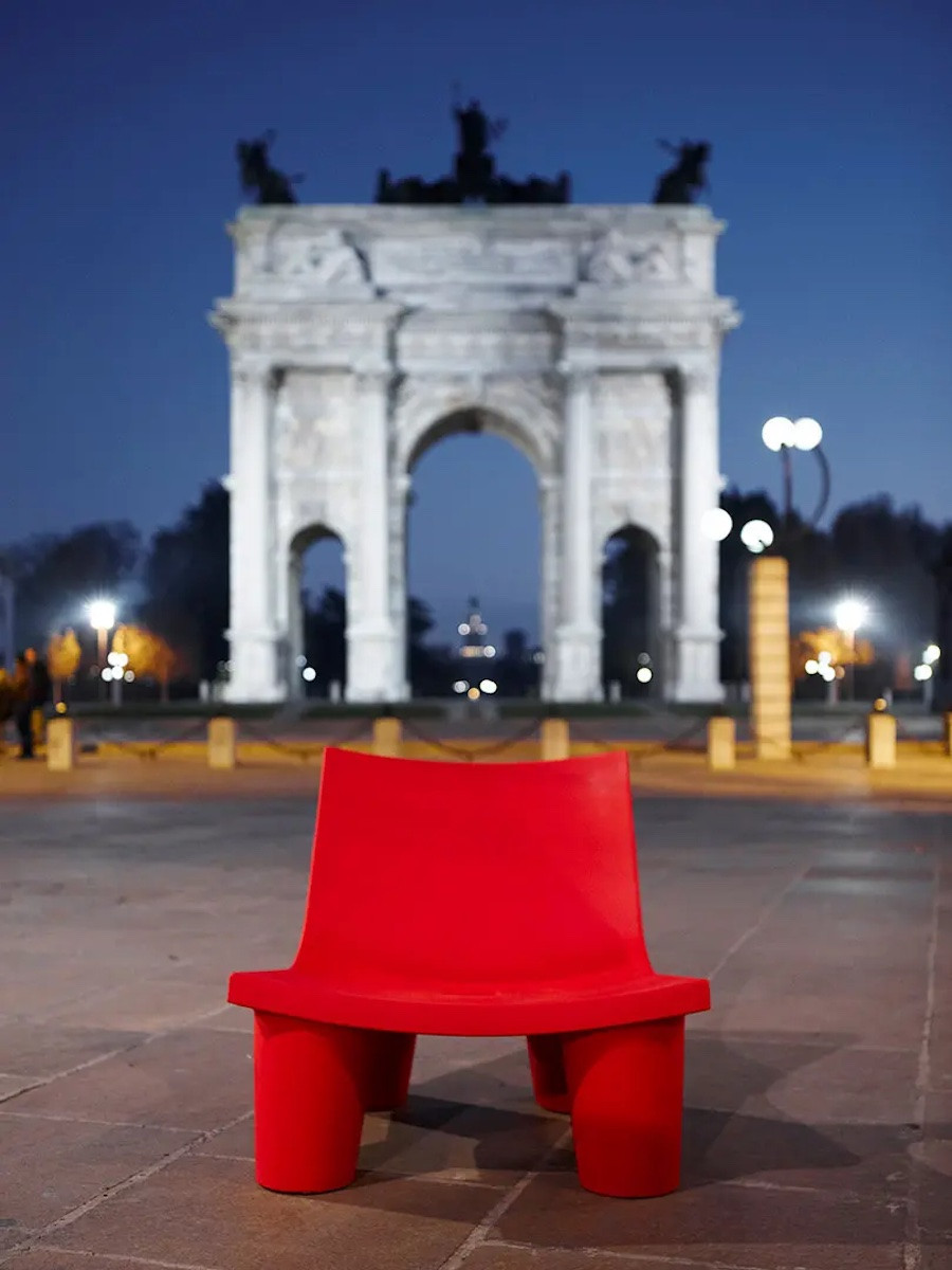 Red Lowlita chair Slide