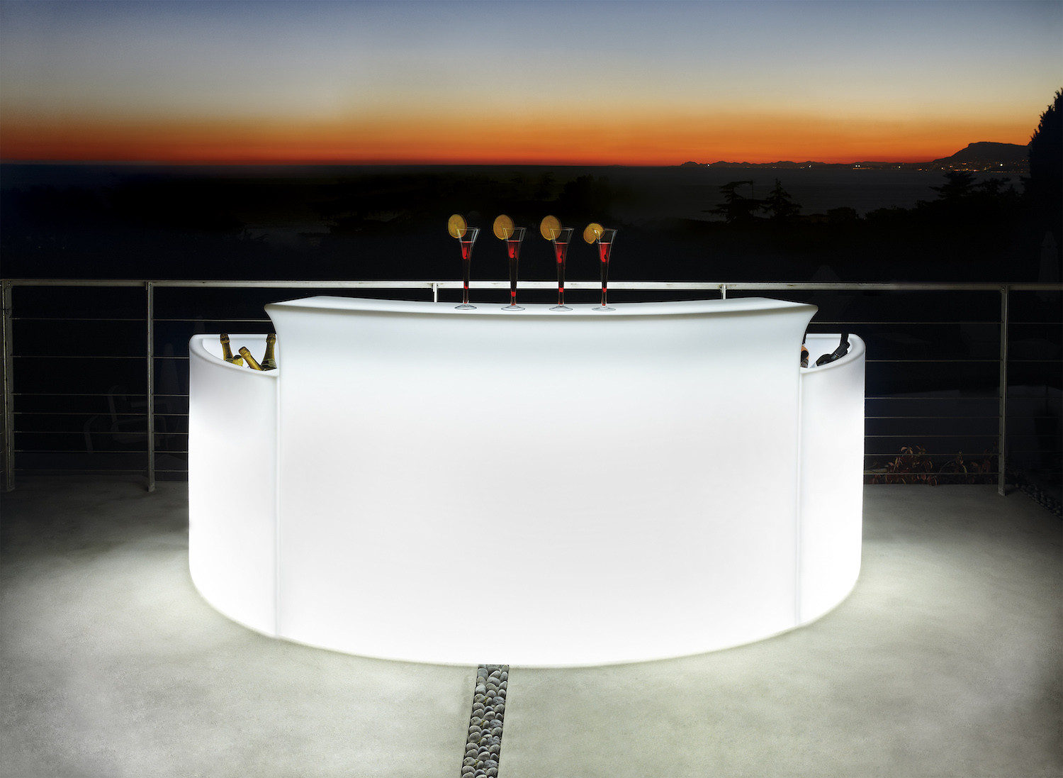 Luminous Break Bar Slide: design bar furniture