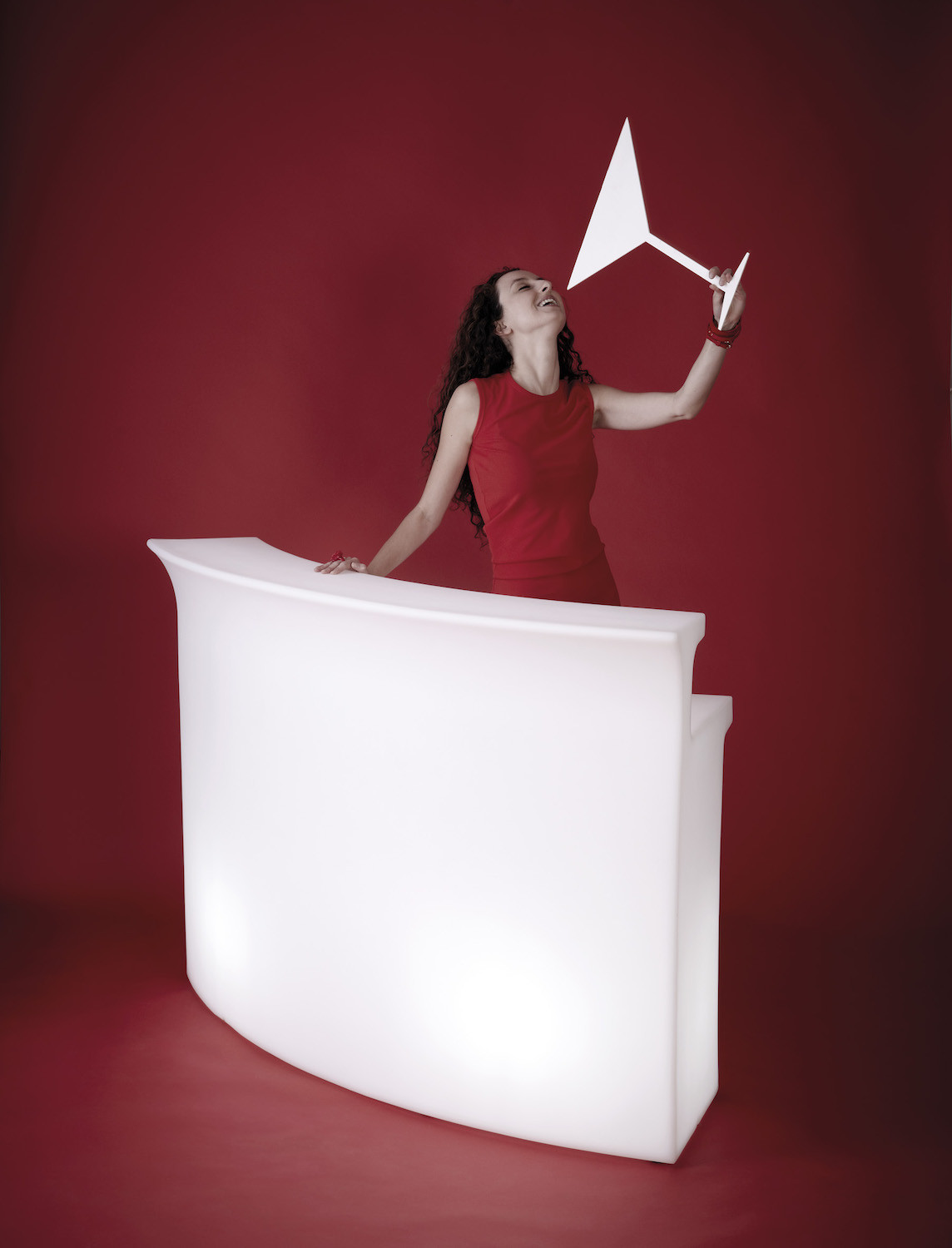 Luminous Break Bar Slide: design bar furniture