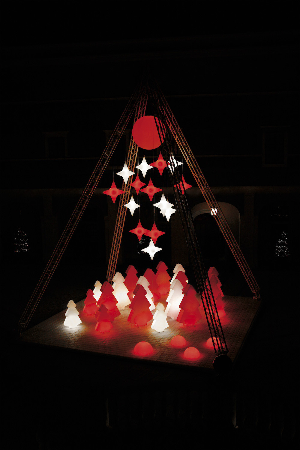 SLIDE : Luminous outdoor Christmas tree Slide, Christmas decoration