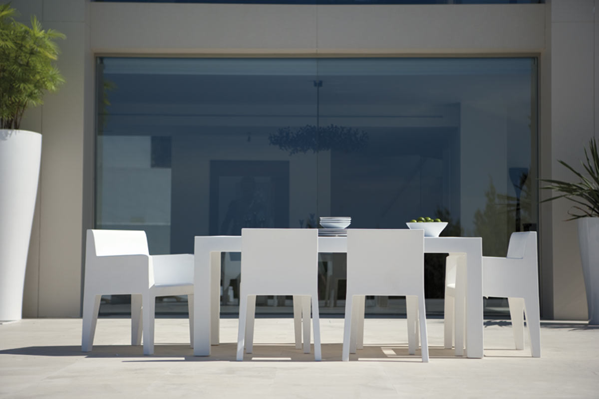 dining table and matching chairs outdoor furniture design Vondom