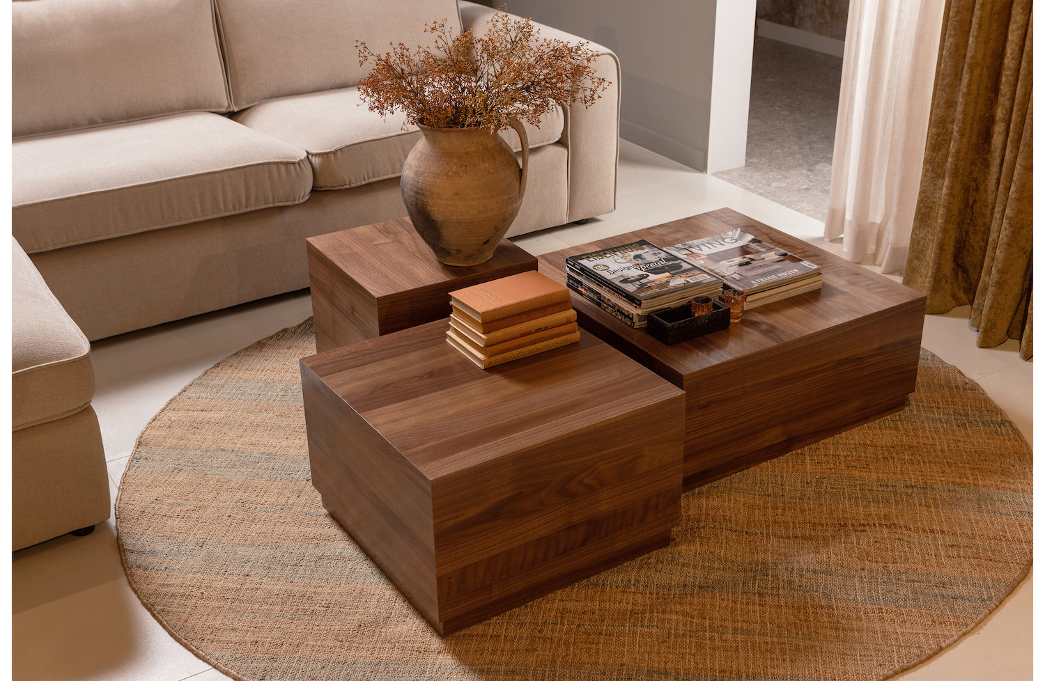 LYRA - Square wood coffee table