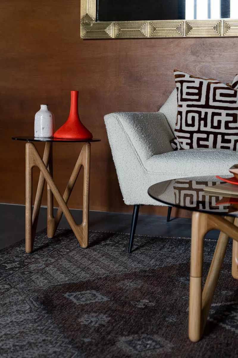 NAIA - Round side table in light wood and smoked glass D40