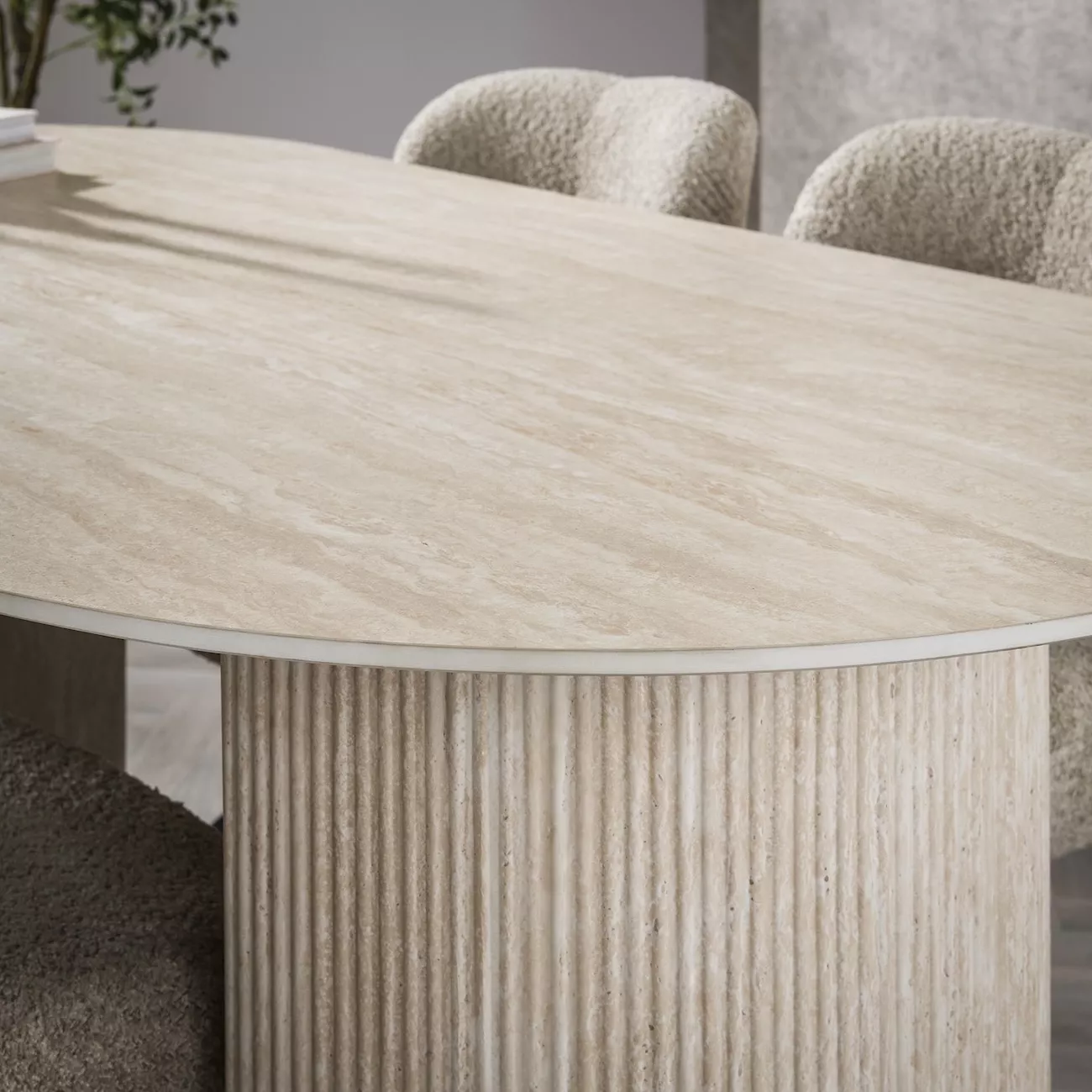 DIADEM - Oval dining table in travertine finish L180