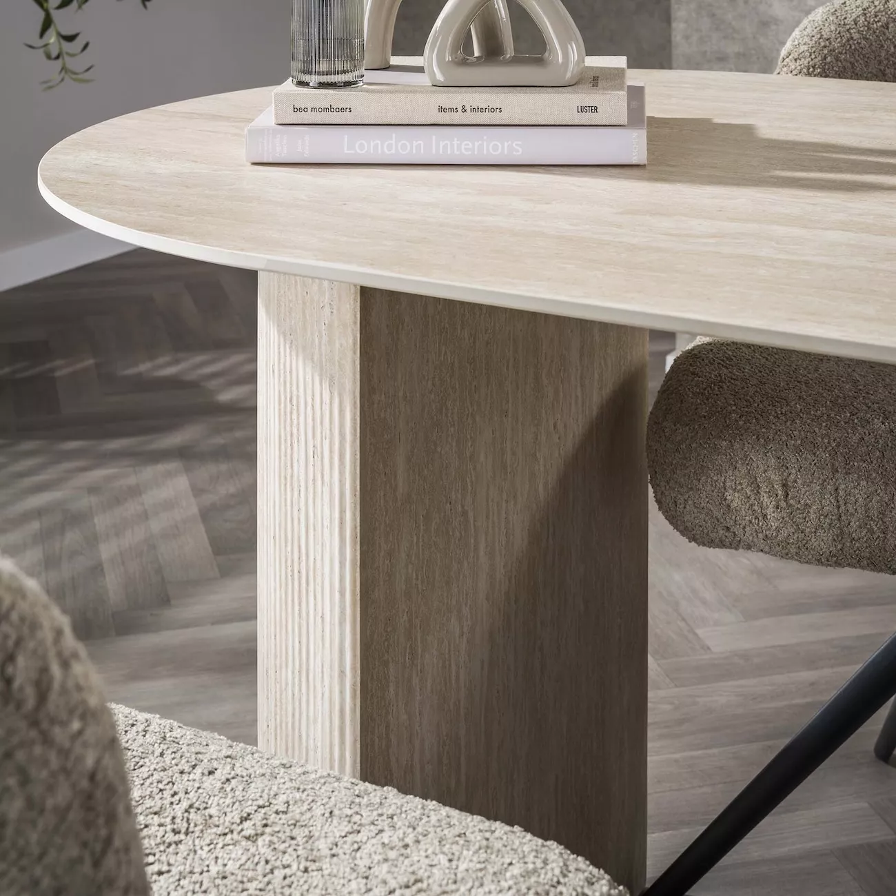 DIADEM - Oval dining table in travertine finish L180