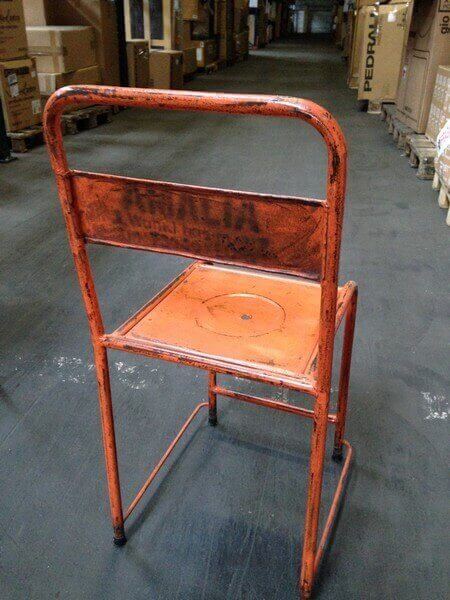 Sedia vintage in metallo arancione