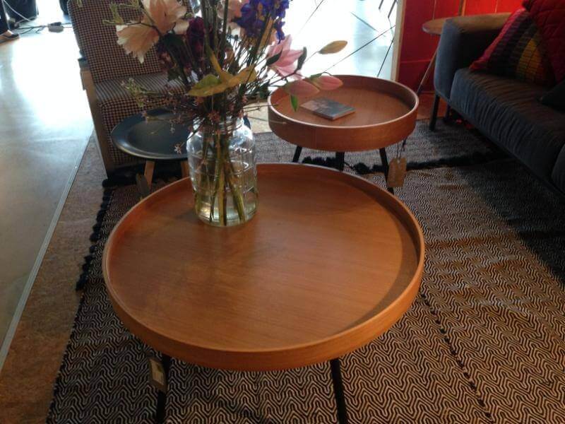 Side table oak tray Zuiver